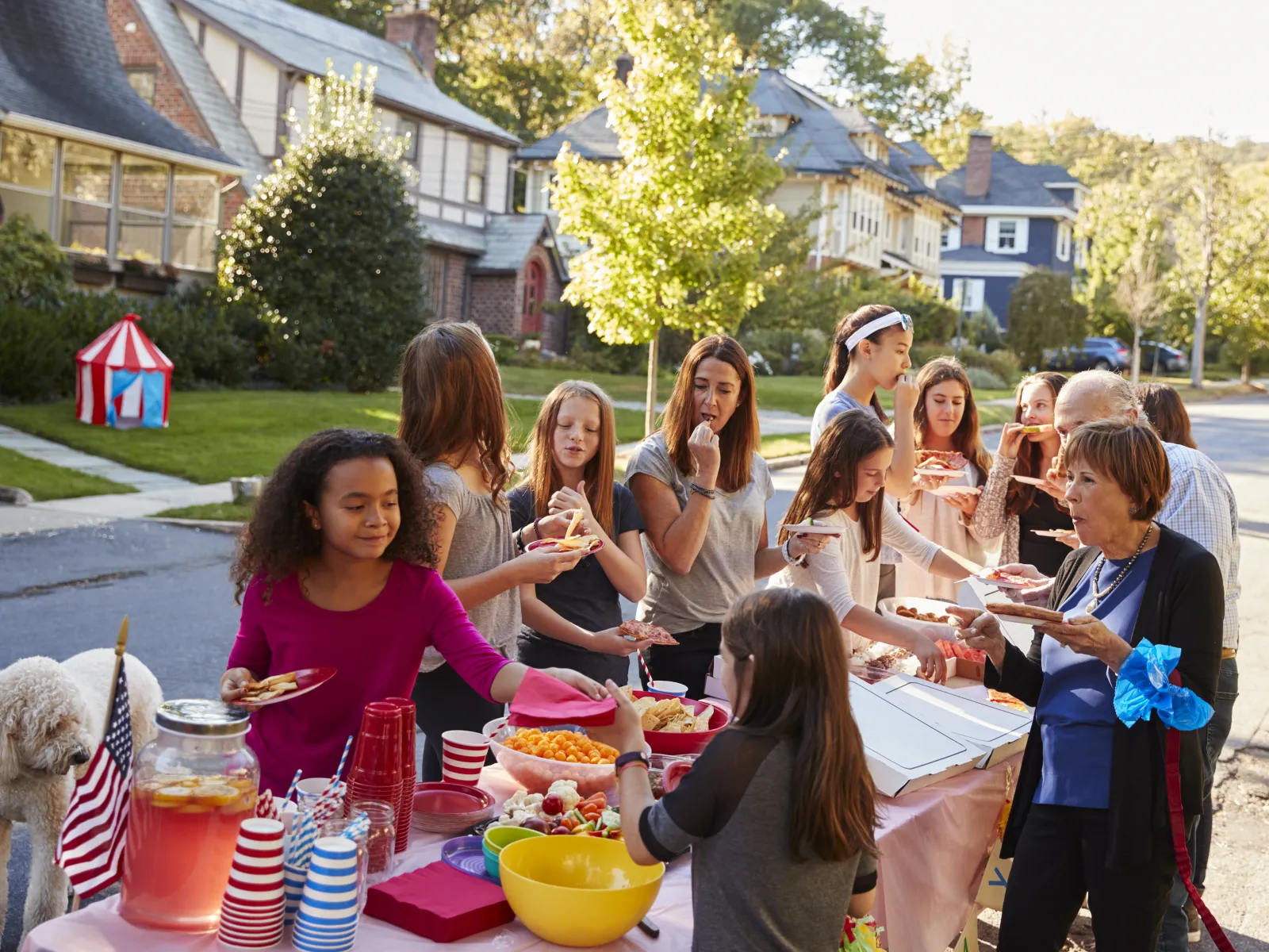 Aiza Seguerra et al. eating outside